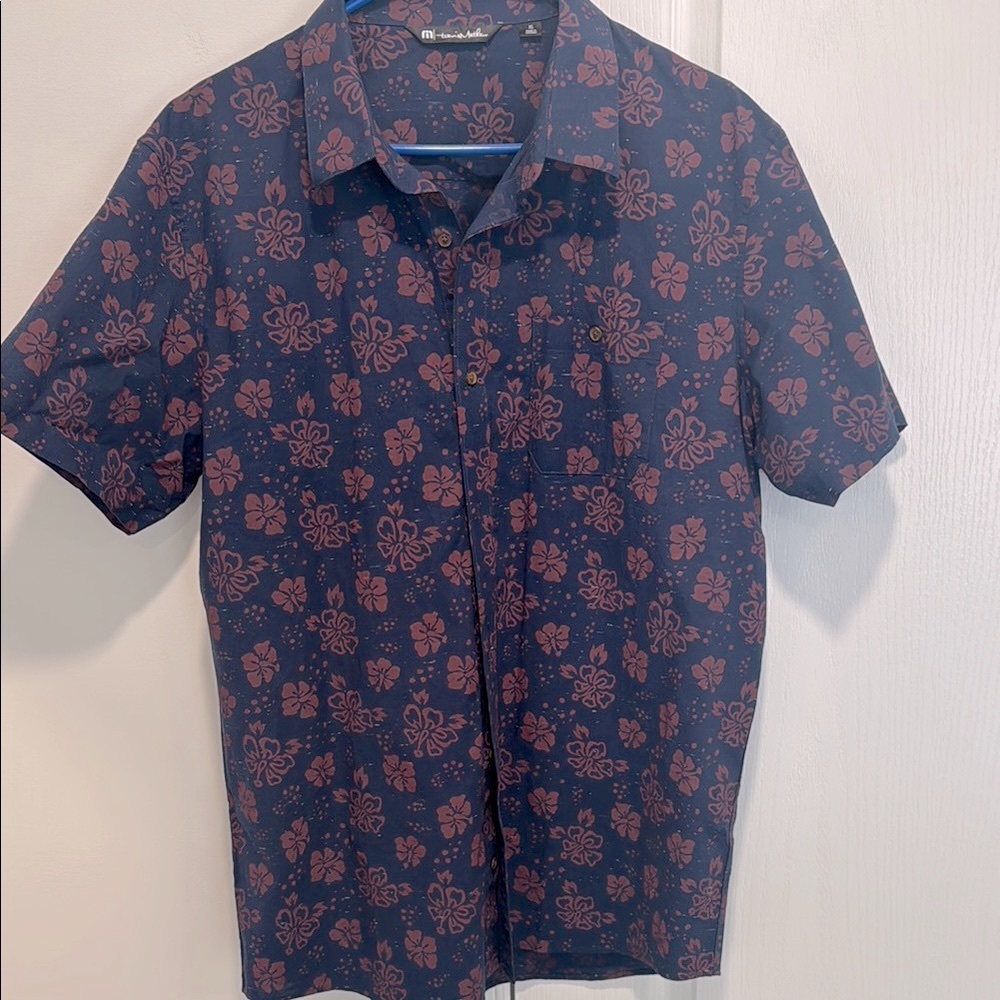 Travis Mathew Blue and Red Casual Button Down Shirt